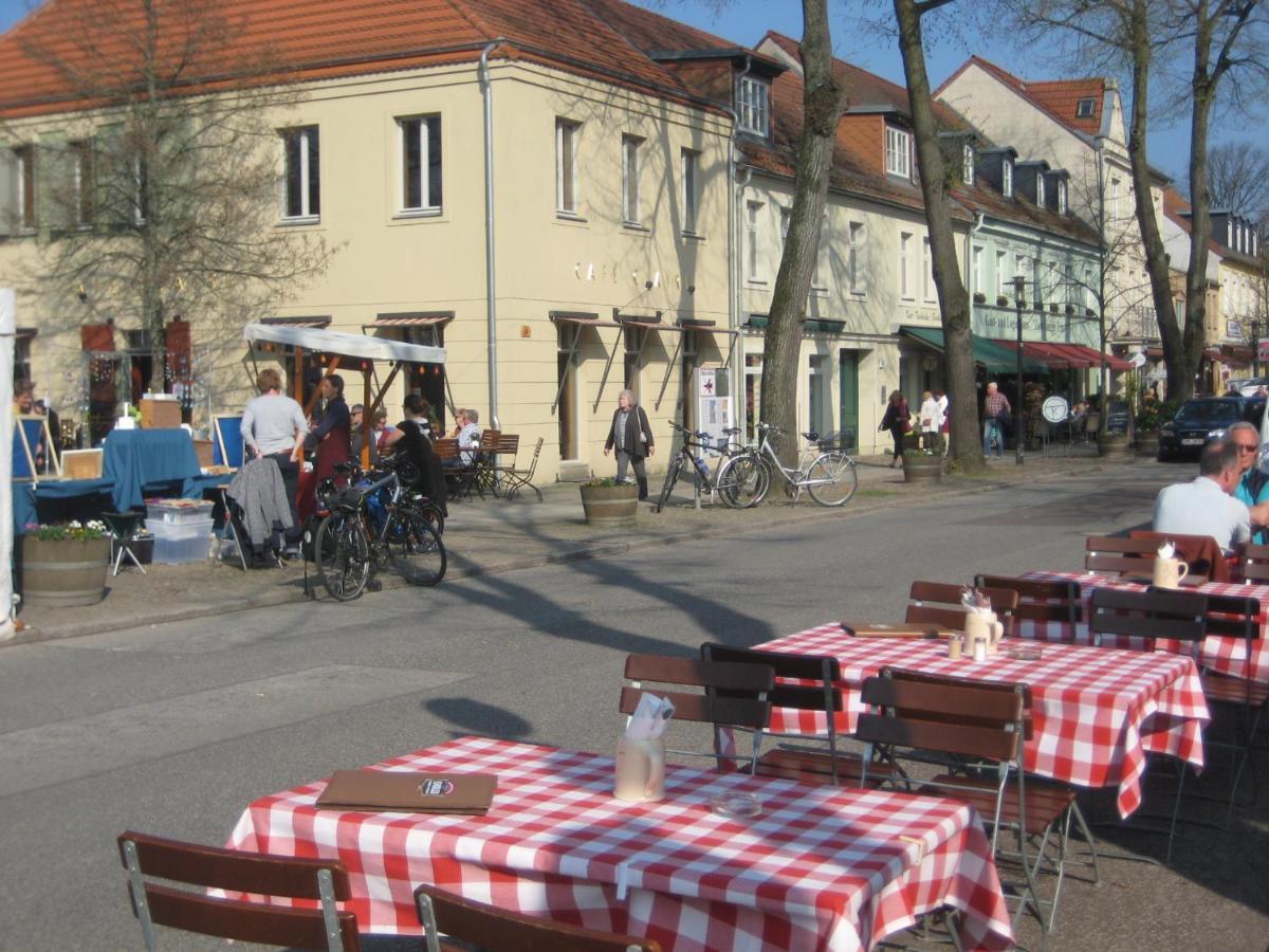 Loggiahaus Am Schloss, 5 Ferienwohnungen, Teils Mit Schloss- Und Seeblick Rheinsberg Exterior photo